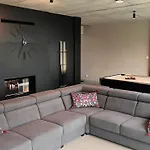 Ledowohouse Industrial Own Golf Course, Kids Friendly Villa