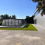 Villa Ledowohouse Industrial Own Golf Course, Kids Friendly