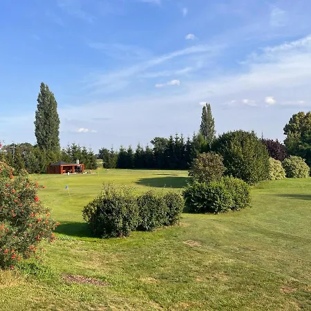 Ledowohouse Industrial Own Golf Course, Kids Friendly