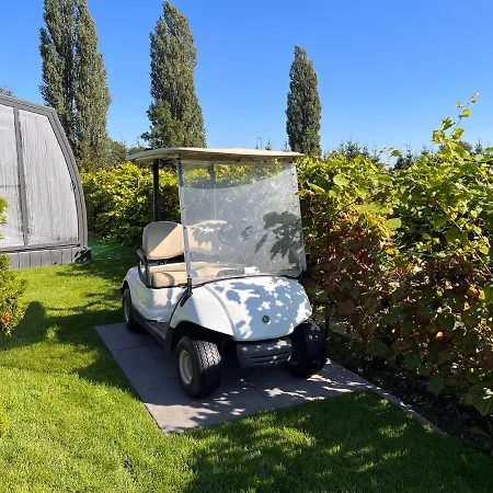Ledowohouse Industrial Own Golf Course, Kids Friendly Vila