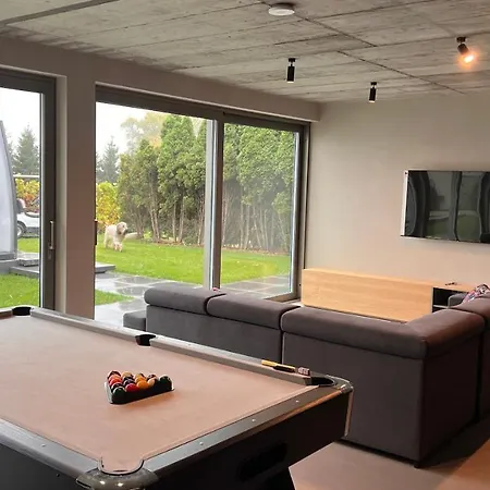 Ledowohouse Industrial Own Golf Course, Kids Friendly Vila *