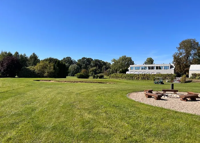 Ledowohouse Industrial Own Golf Course, Kids Friendly *