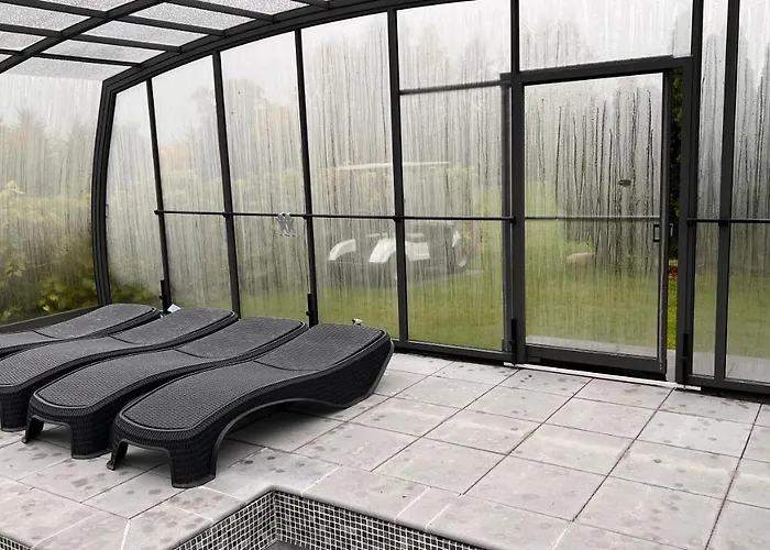 Ledowohouse Industrial Own Golf Course, Kids Friendly