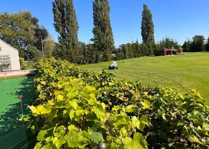 Ledowohouse Industrial Own Golf Course, Kids Friendly Villa *