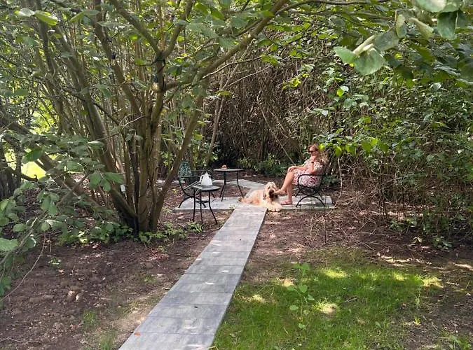 Ledowohouse Industrial Own Golf Course, Kids Friendly