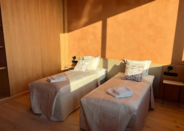 Ledowohouse Industrial Own Golf Course, Kids Friendly